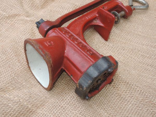 vintage_meat grinder_003
