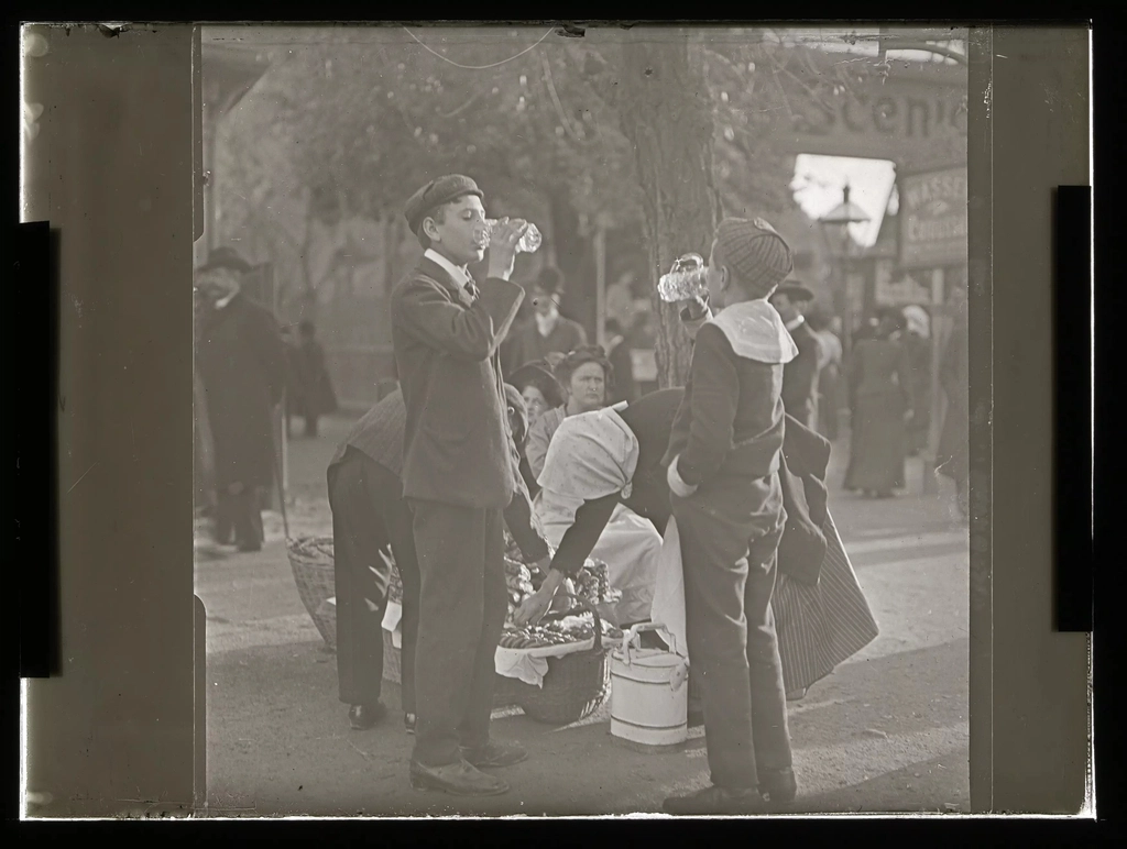 Wurstelprater, selling food drinks (1905–1911)