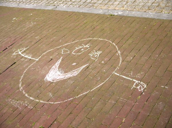 2015.04 - Amsterdam photo of street-art - A child's drawing Smiling Face, in white crayon on the pavement - Plantage district in Spring; a geotagged free urban picture, in public domain / Commons CCO;...
