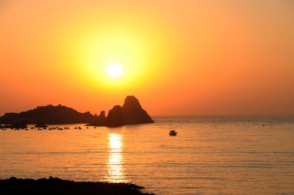 Aci Castello Sicily Italy - Creative Commons by gnuckx