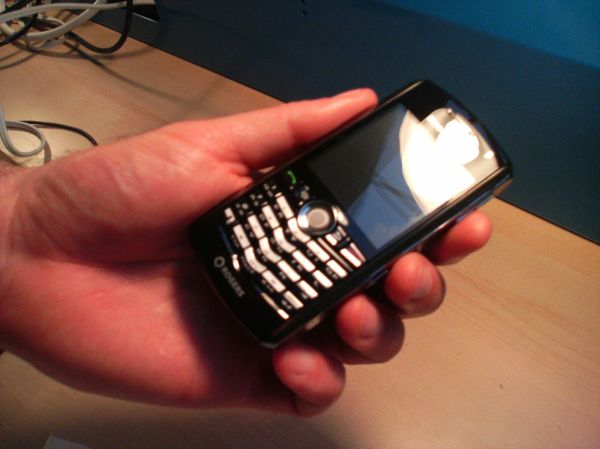 David Ayre's new Blackberry Pearl - 16112006078